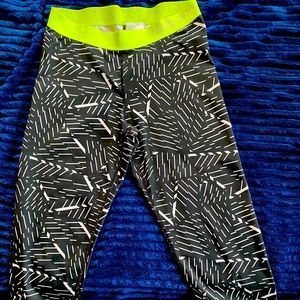 Nike pro crop leggings